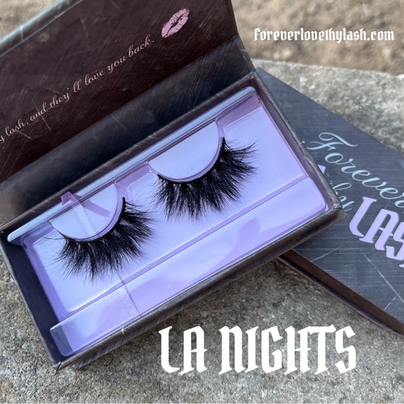 False lashes - Picture 10 of 11